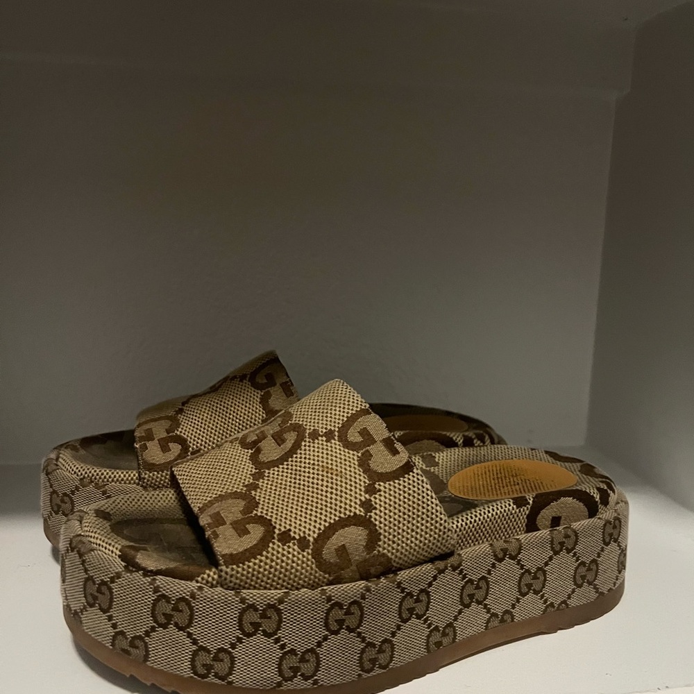 Gucci Women's Beige and Brown Logo Slide Sandals